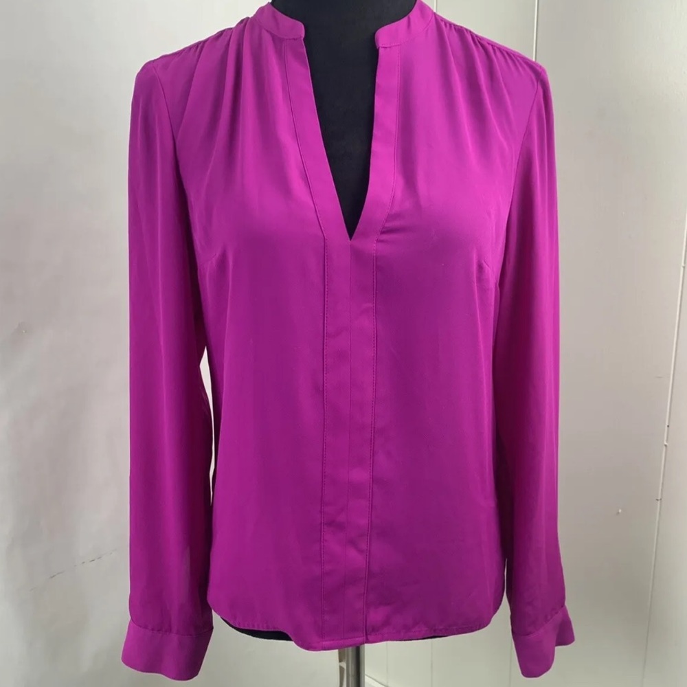 Guess open back bright fuchsia blouse New with tags